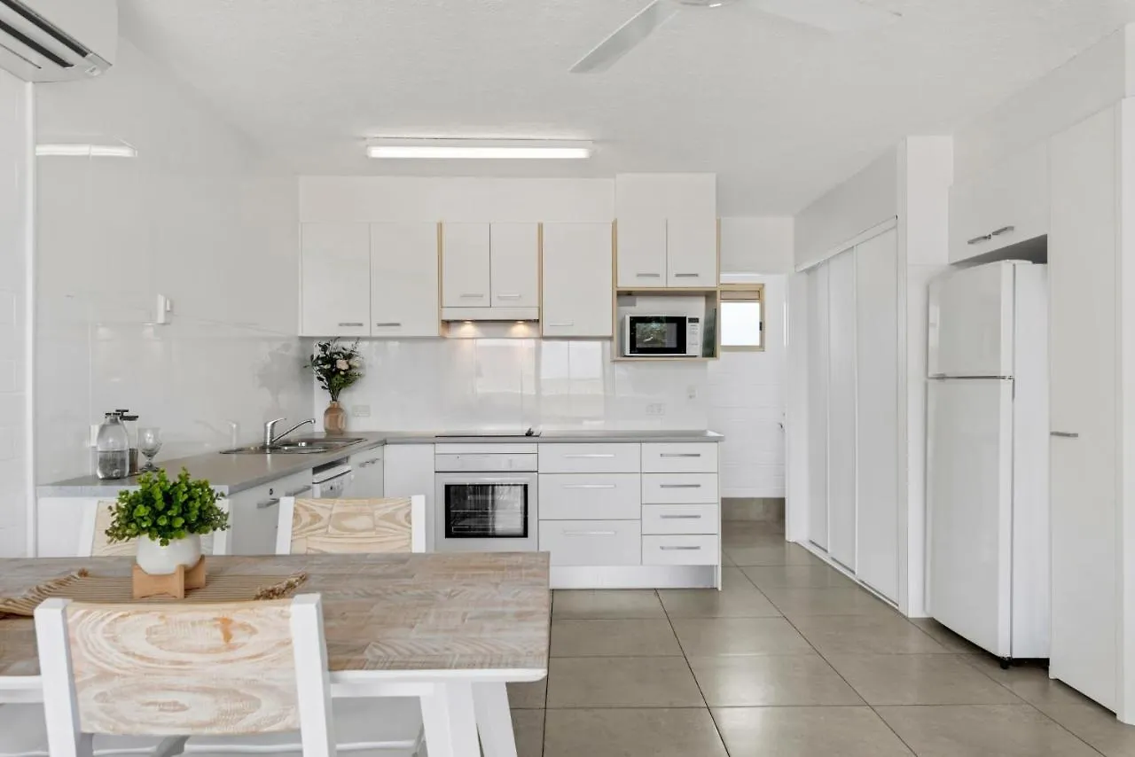 Surf Dance Apartments Coolum Beach Aparthotel